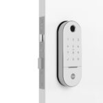 Fechadura Digital Yale com Biometria Cartão Senha Chave Wi-Fi e Bluetooth com Hub Lia Resistente à Água Branca Embutir - Imagem 4